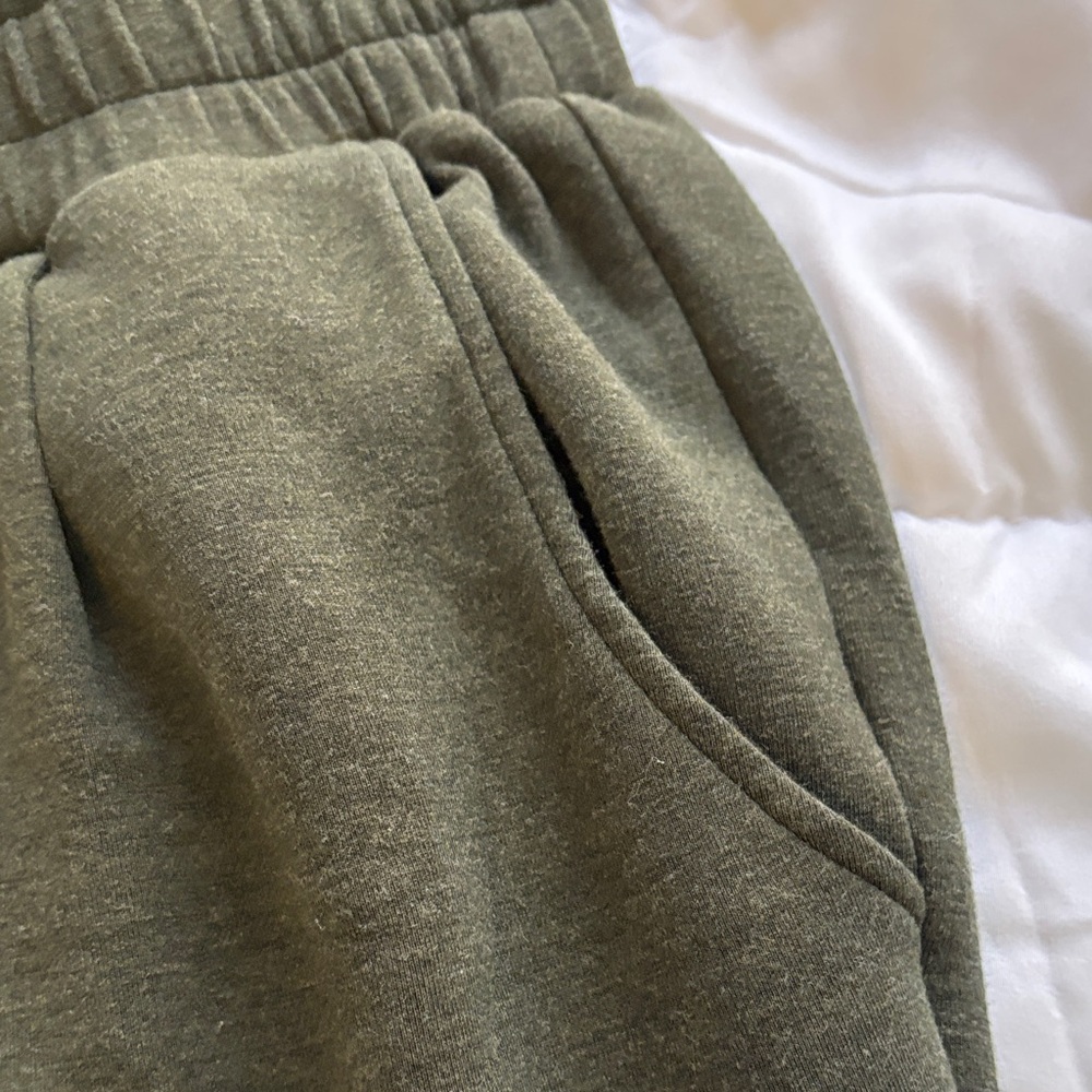 Varley Olive Green Double-soft cuffed Joggers - Picture 4 of 6